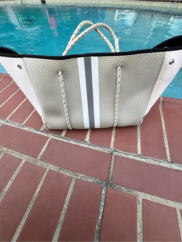Haute Shore Neoprene tote bag- in Aspen - Image 2