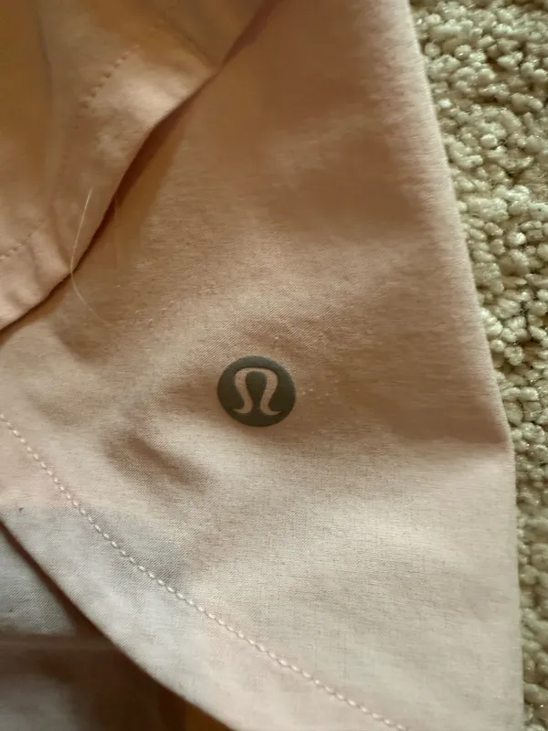 Lululemon Shorts Hot 4" High-Rise pink - Image 2