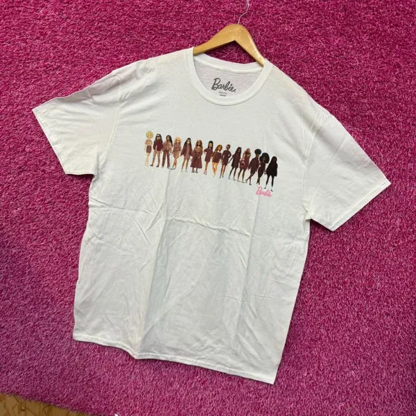 Barbies from around the world T-shirt size 2xl - Image 3