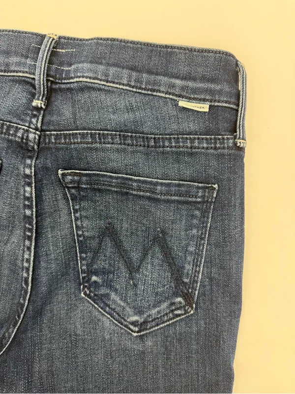 Mother Denim The Outsider Crop Flare Jeans: Two Strangers Ride On The Subway - Image 9