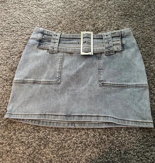 Edikted Bridget Low-Rise Denim Skirt - Image 2