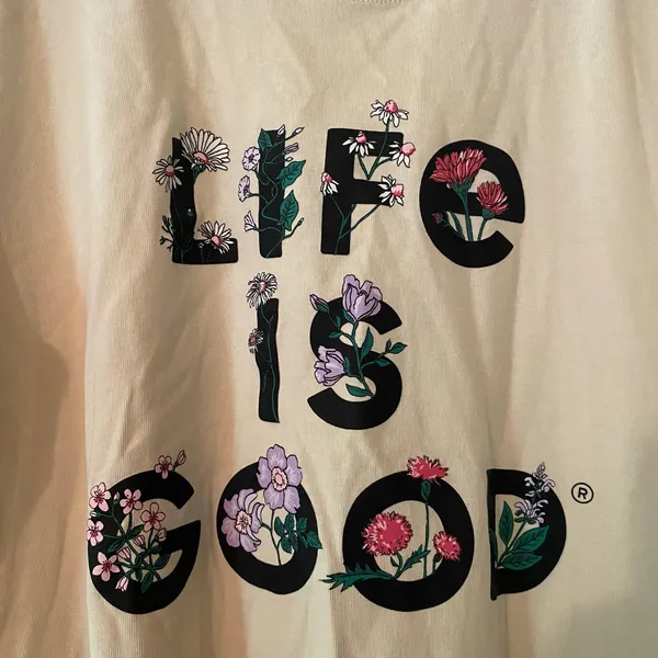 NWOT Life Is Good Cream Floral Spring Crusher Long Sleeve Shirt Women size Large - Image 3