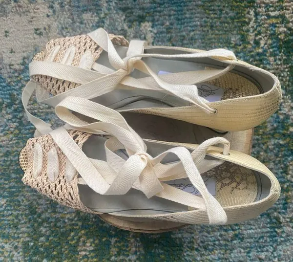 Diana Broussard snakeskin wedge woven ankle tie peep toe wedges, size 6.5M - Image 5
