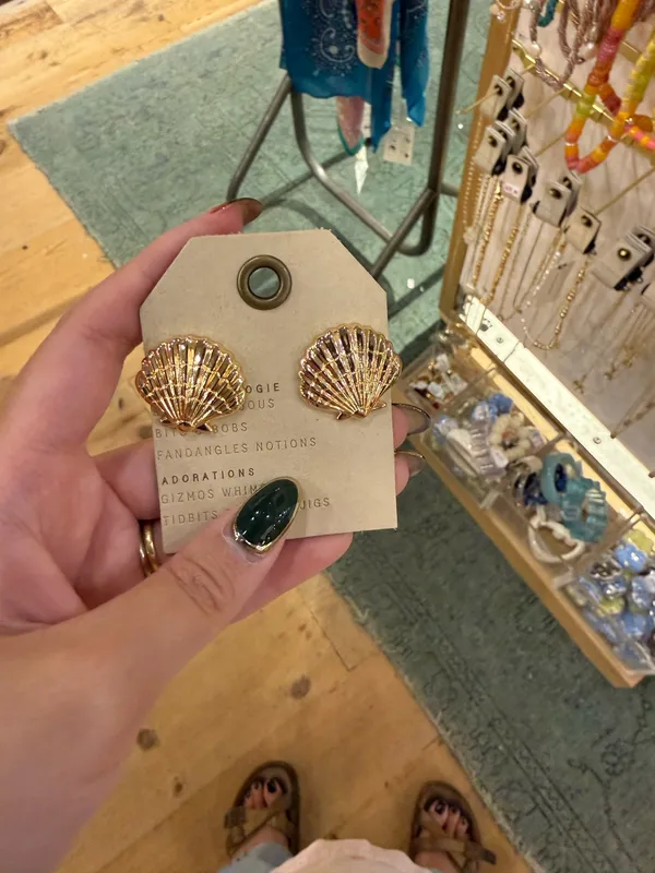 NWT $38 Anthropologie x BaubleBar Marina Gold Seashell Earrings .75” Length - Image 6