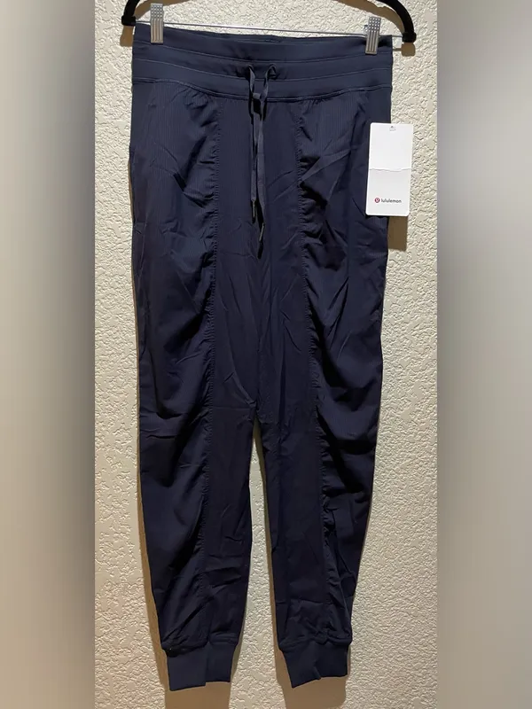 Lululemon NWT Dance Studio Mid Rise Black Night Jogger Size 6 - Image 6