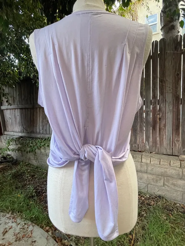 Lululemon lightweight split back training tank top lavender frost yoga Pilates - Image 3