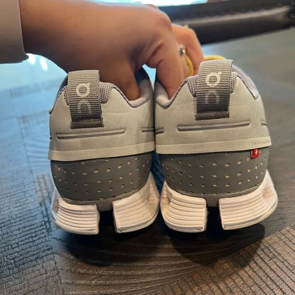 gray On Cloud 5 Terry sneakers 9.5 women - Image 4