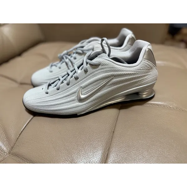 Nike‎ Shox Z Silver Black Metallic Women Sneakers HQ7540-001 Size 10 NEW - Image 4