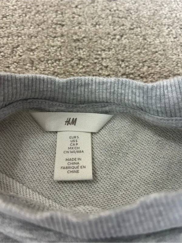 H&M Los Angeles USA Gray Crewneck Sweatshirt size small - Image 3