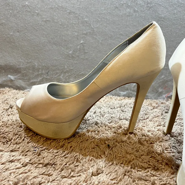 1043 | Unforgettable Moments I-Do‎ Peep Toe Satin Platform Pump Ivory Womens 9 - Image 7