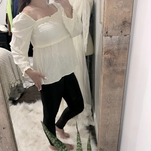 Umgee Off-Shoulder Cream boho Top size large - Image 3