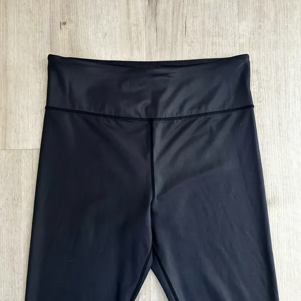 Zyia Active Black Metallic Light N Tight Hi-Rise 7/8 Leggings - Image 6