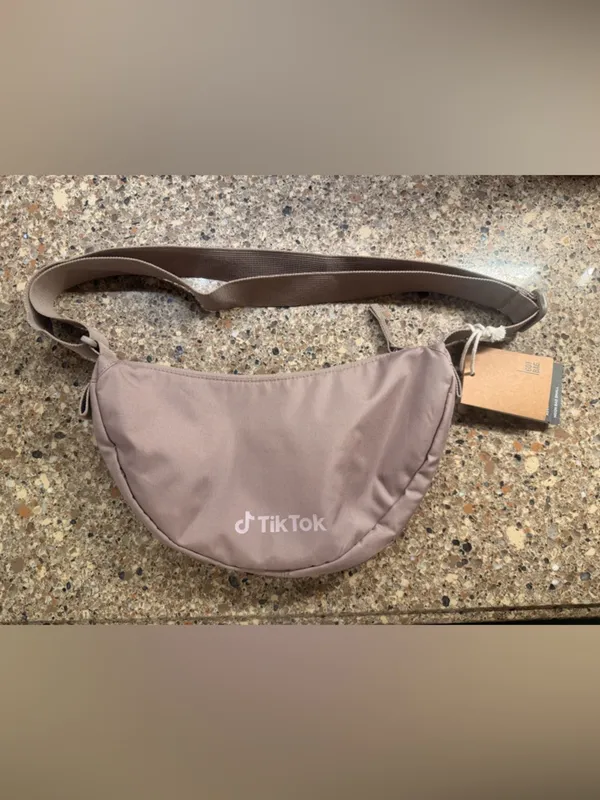 GOT‎ BAG Small Moon Bag NWT TikTok Logo - Image 4