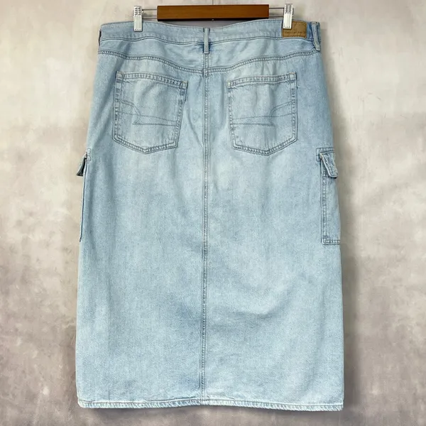 American Eagle Cargo Denim Skirt‎ Womens 16 Light Wash Stretch Front Slit Y2K - Image 2