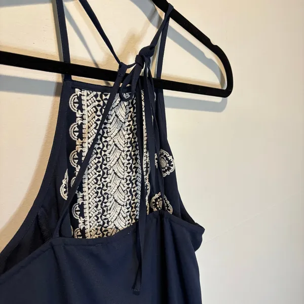 Abercrombie & Fitch Sleeveless Embroidered Shift Dress - size Medium - Image 5
