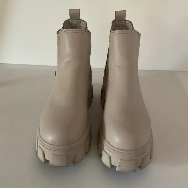 Circus by Sam Edelman NY Beige Platform Chelsea Boots Women’s Sz 6.5 Chunky Sole Ankle Booties - Image 4
