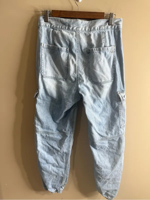American Eagle women’s cargo joggers size 6 - Image 4