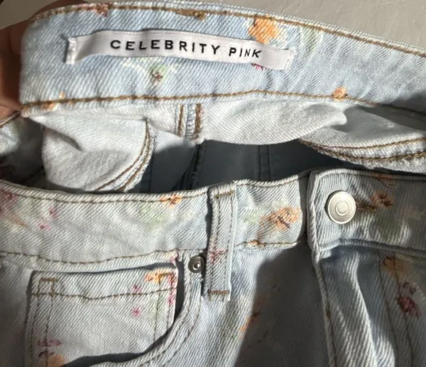 Celebrity Pink Floral Print High-Rise Distressed Cut-Off Jean Shorts Size 7/28 - Image 2