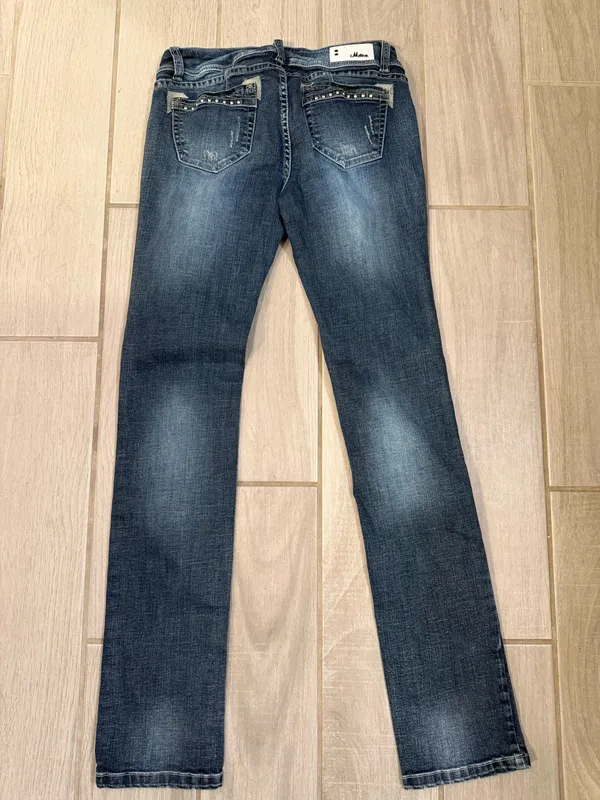 Mid-Rise Embellished Pocket Flare Jeans in Medium Blue - Image 6