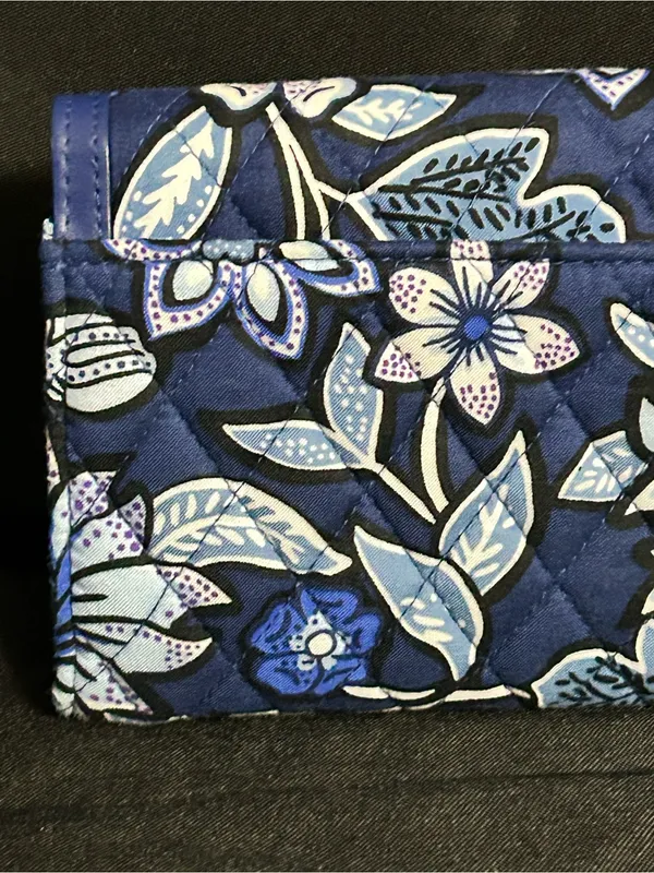 Vera Bradley Blue Floral Quilted Wristlet Wallet - Image 7