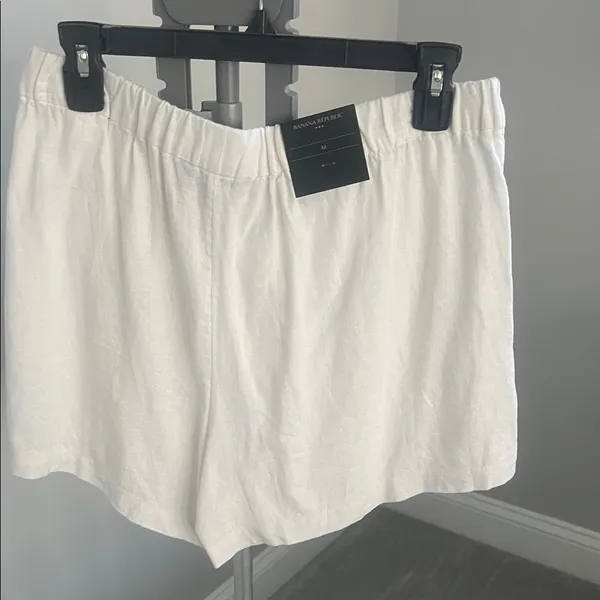 Banana Republic Factory High Waist Cream Shorts - Image 2