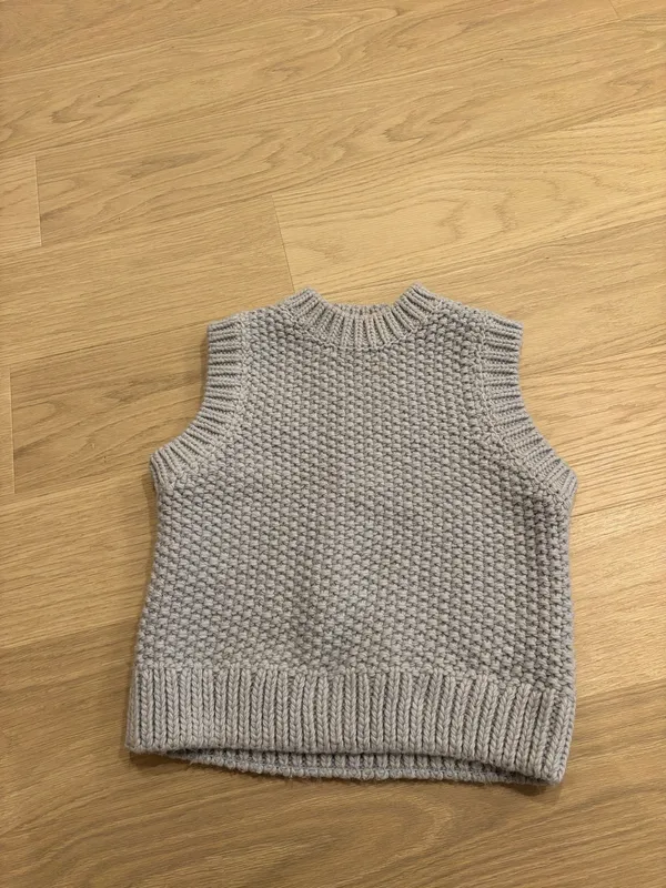 H&M Sweater Vest - Image 2