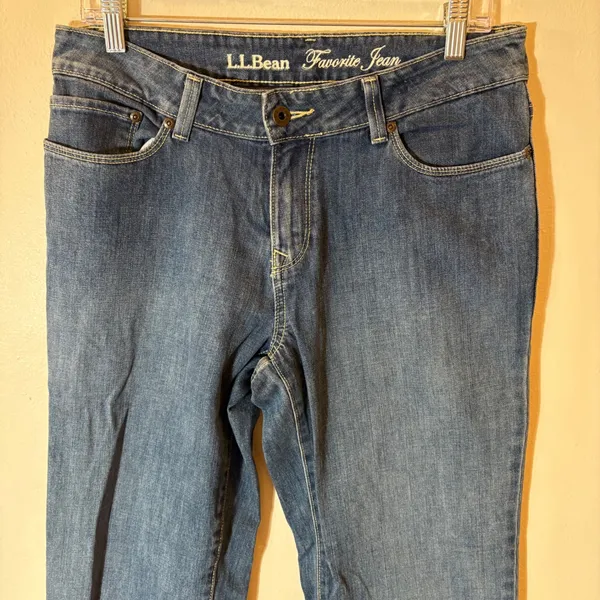 L.L. Bean‎ Favorite Jean Straight Leg Medium Wash Blue Denim Size 10 - Image 2