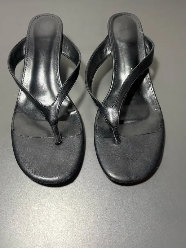 Black Kitten-Heel Thong Sandals - Image 2