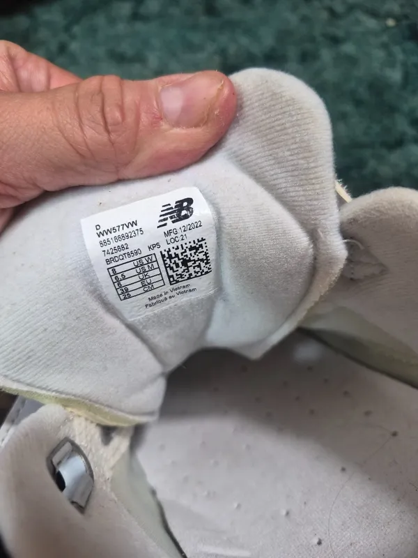 New Balance 577 Walking Shoes 8 Wide - Image 10
