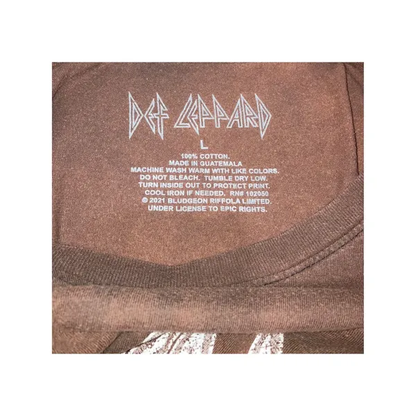 Def Leppard Graphic T-Shirt Women‎ L Brown Mineral Wash Leopard Rock Band Tee - Image 10