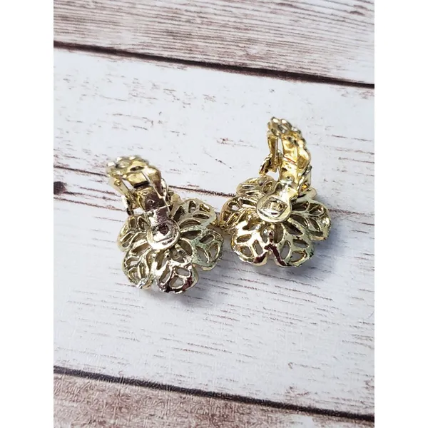 Vintage Clip On Earrings - Slightly Over 5/8" Gold Tone Flower - Image 4