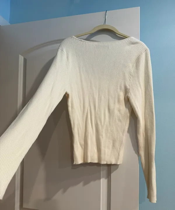 Abercrombie Sweater - Image 3