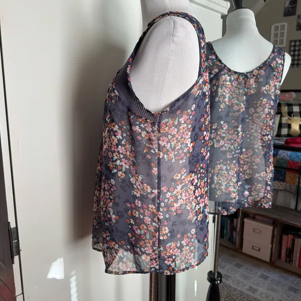 Maurice’s Large Floral Top - Image 2