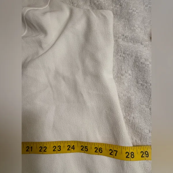 Jessica London white Textured Fabric - Image 5