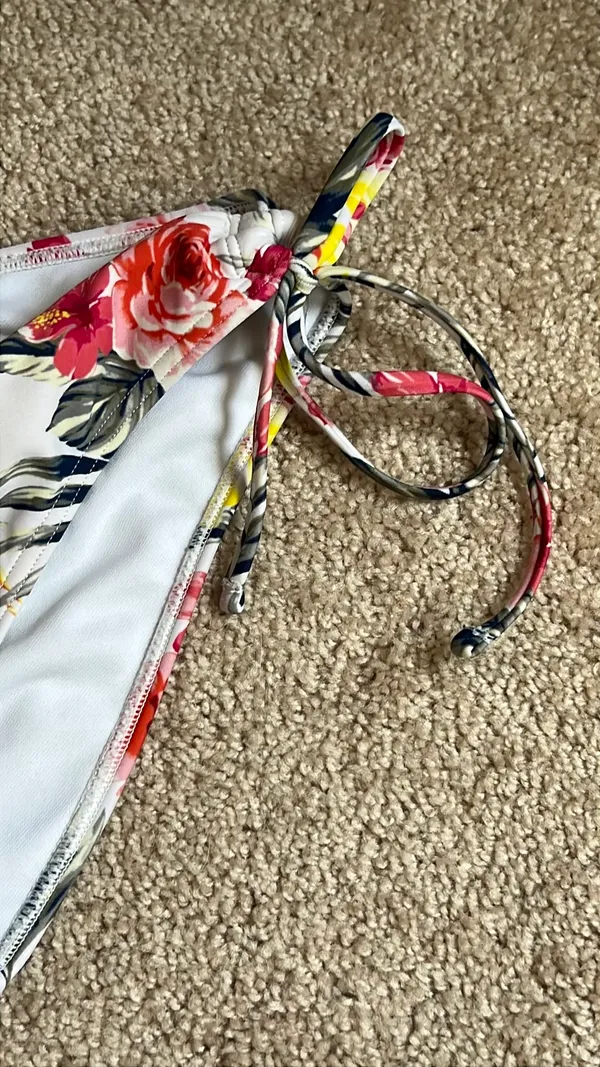 Abercrombie & Fitch Floral Side Tie Bikini Bottom. Size Small - Image 3