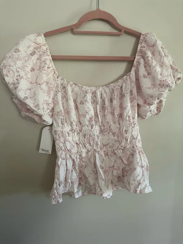 TJ Maxx Floral blouse - Image 2
