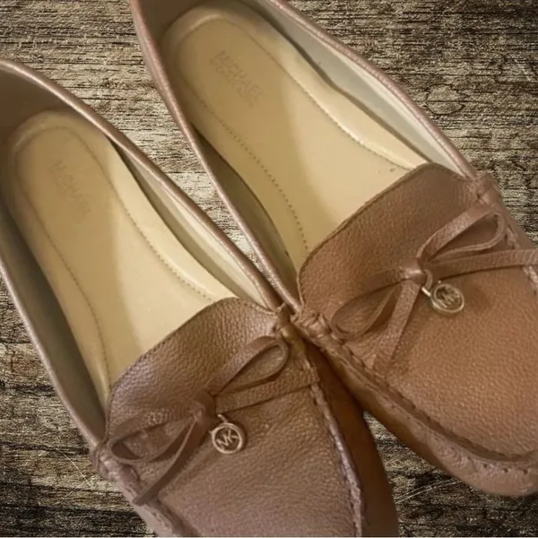 Michael Kors cute tan leather loafers! - Image 2
