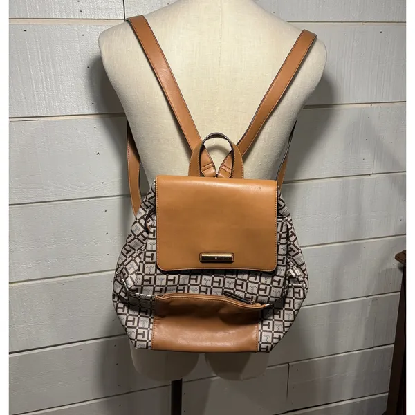 Tommy Hilfiger brown tan backpack logo purse drawstring closure good condition - Image 2