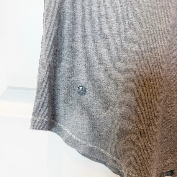 Lululemon Womens Mudra Gray Tank Top Size 4 Ribbed Stretchy Athleisure Casual - Image 3