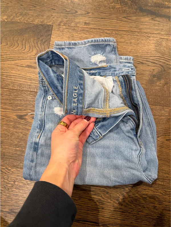 American Eagle Jeans Outfitters - Image 3