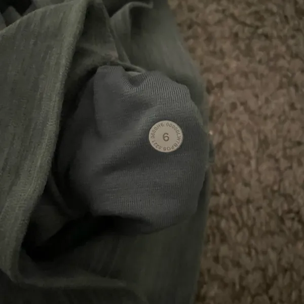 Lululemon Align Shorts 6" - Image 4