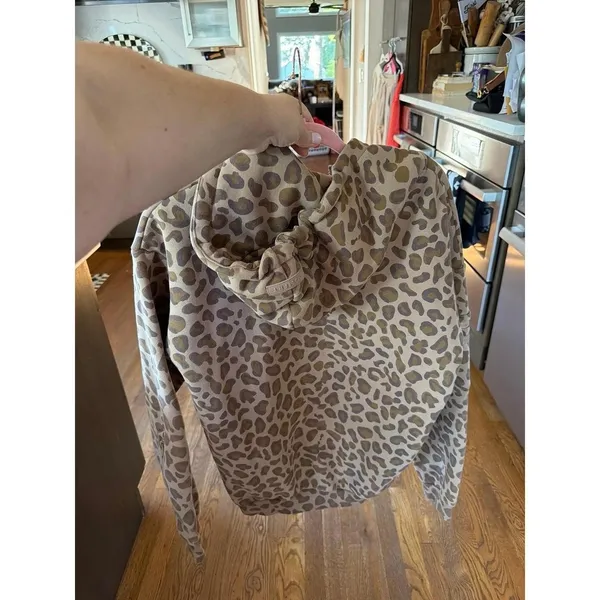 Comfrt‎ womens leopard full zip size small new - Image 4