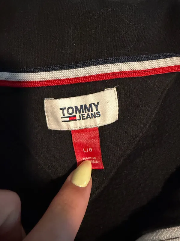 Tommy Hilfiger - Image 2