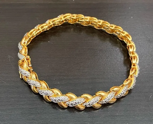 PAJ BR China Gold-tone Diamond Illusion Box Clasp Double Prong X Link Bracelet - Image 8