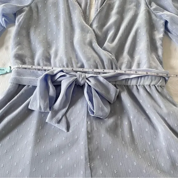 NWT Lulus Closer Look Light Blue Swiss Dot Tie-Sleeve Split Back Romper LARGE‎ - Image 8