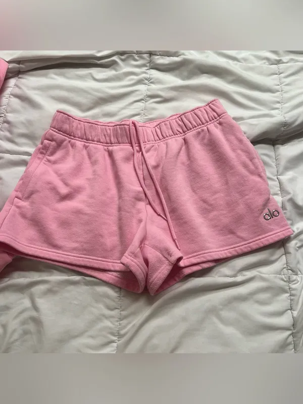 Alo yoga hoodie + sweatshorts - Image 5