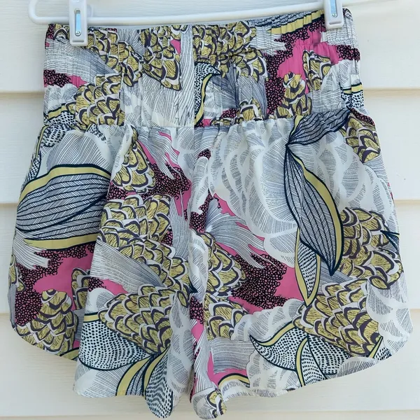 TCEC High Waist Pink and White Shorts with Artistic Flair - Image 3