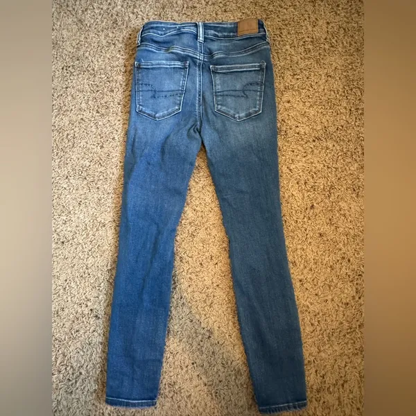 American Eagle Outfitters Distressed High Rise Jegging size 4 Short - Image 2