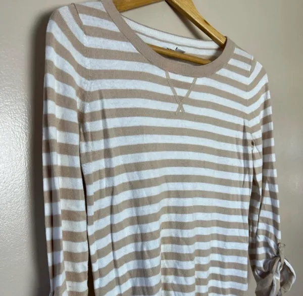 CLEAROUT! Tan Old Navy Basic Striped Sweater Size S EUC - Image 3