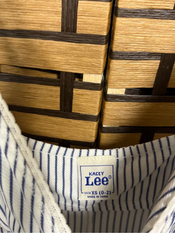 Lee white and blue stripe night gown size XS - Image 4